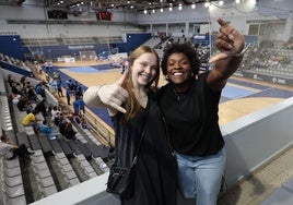 Malena Cavo y Mariane Fernandes animan en el último partido de sus excompañeras en el Gasca.