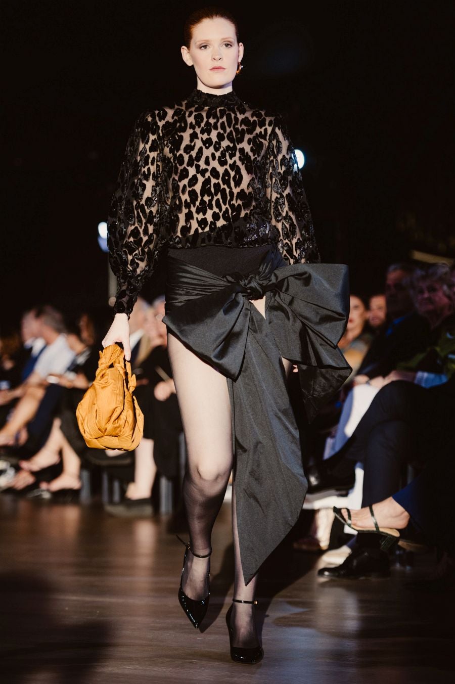 Desfile de Nicolás Montenegro en el Museo Balenciaga