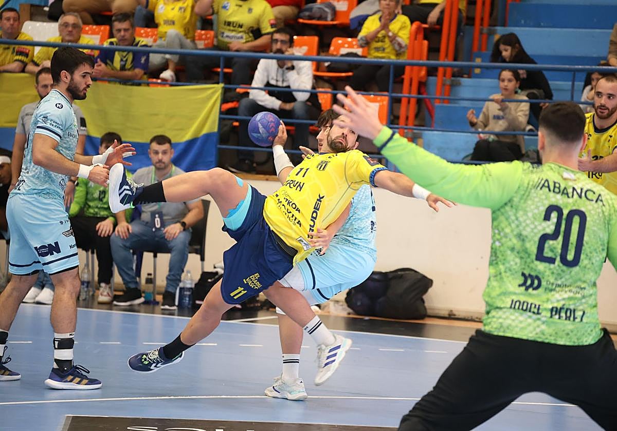 El Bidasoa se impone al Cangas en Artaleku