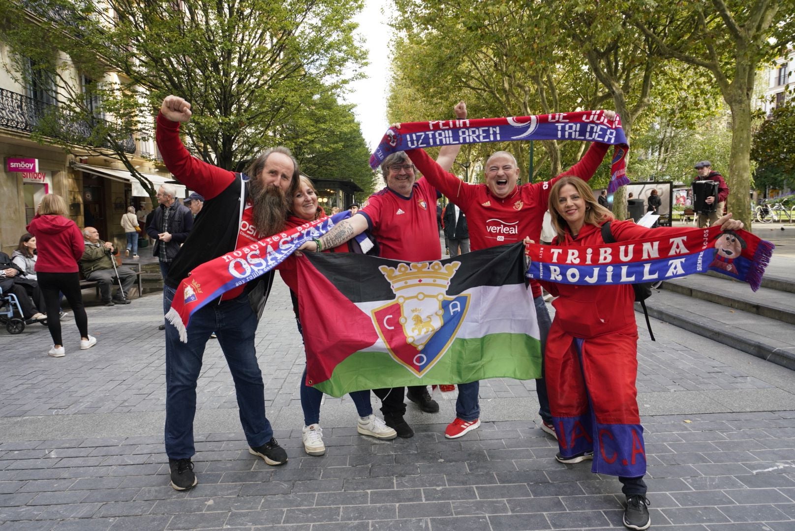 Así han vivido la previa del partido en Donostia los aficionados de Osasuna