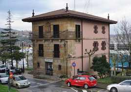 Exterior de la biblioteca municipal de Lezo.