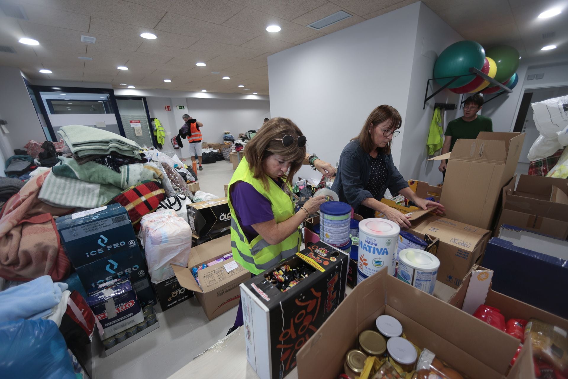 Irun se vuelca con los damnificados por la DANA