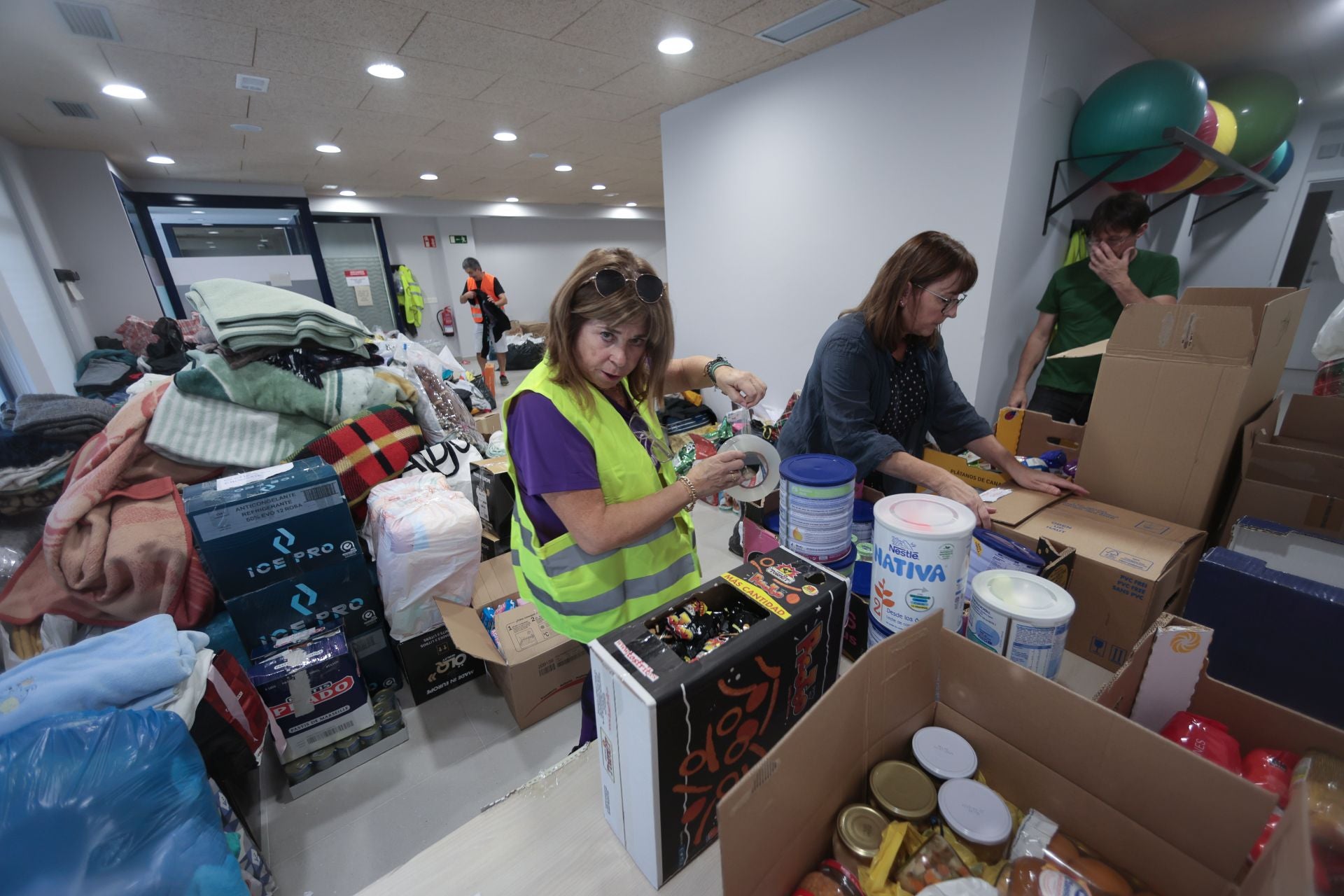 Irun se vuelca con los damnificados por la DANA