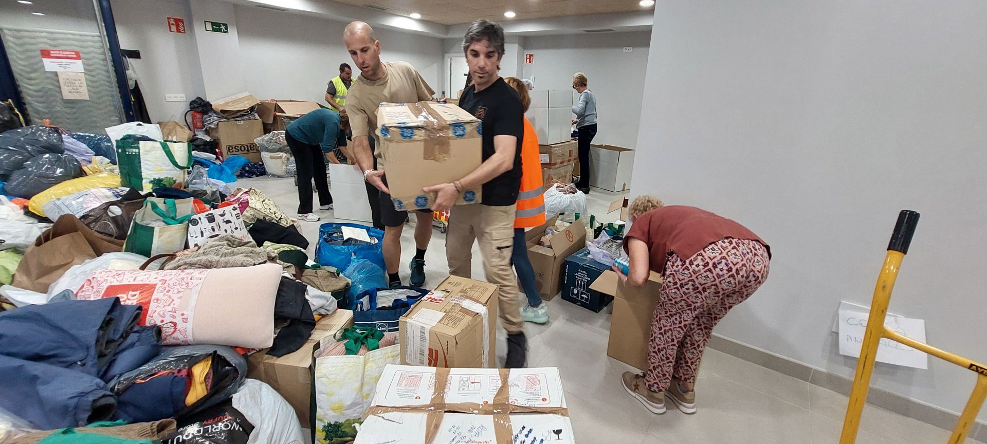 Irun se vuelca con los damnificados por la DANA