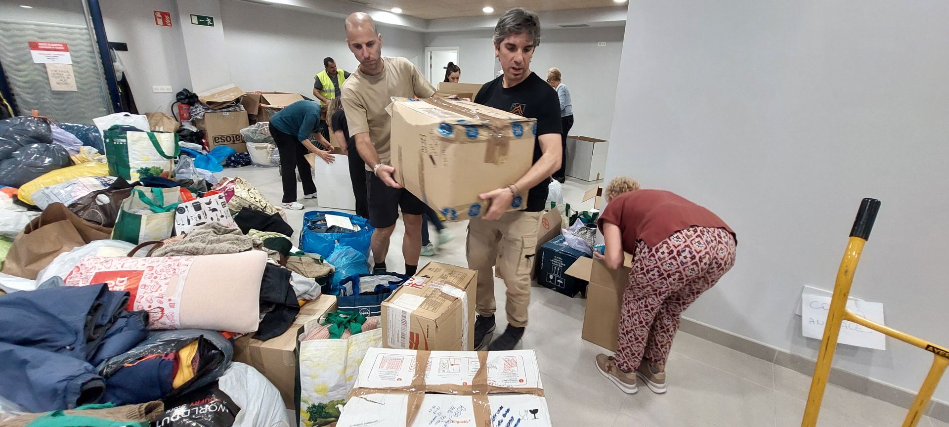 Irun se vuelca con los damnificados por la DANA