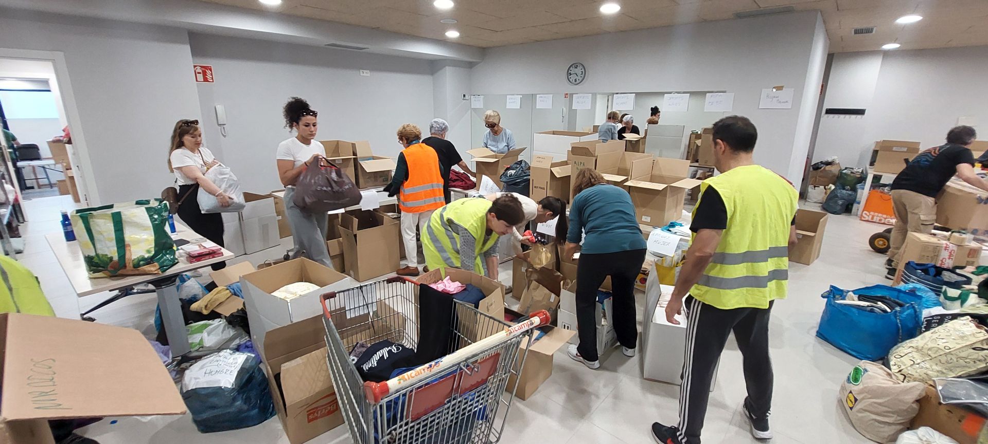 Irun se vuelca con los damnificados por la DANA