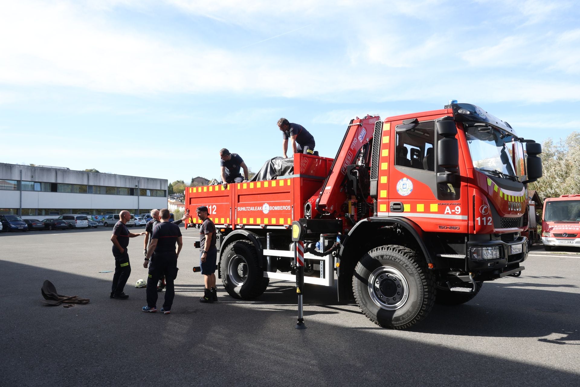 Bomberos de Donostia parten hacia Valencia para ayudar a los afectados por la DANA