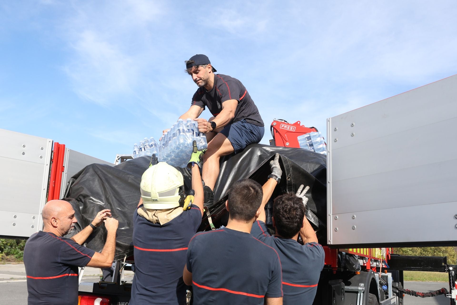 Bomberos de Donostia parten hacia Valencia para ayudar a los afectados por la DANA