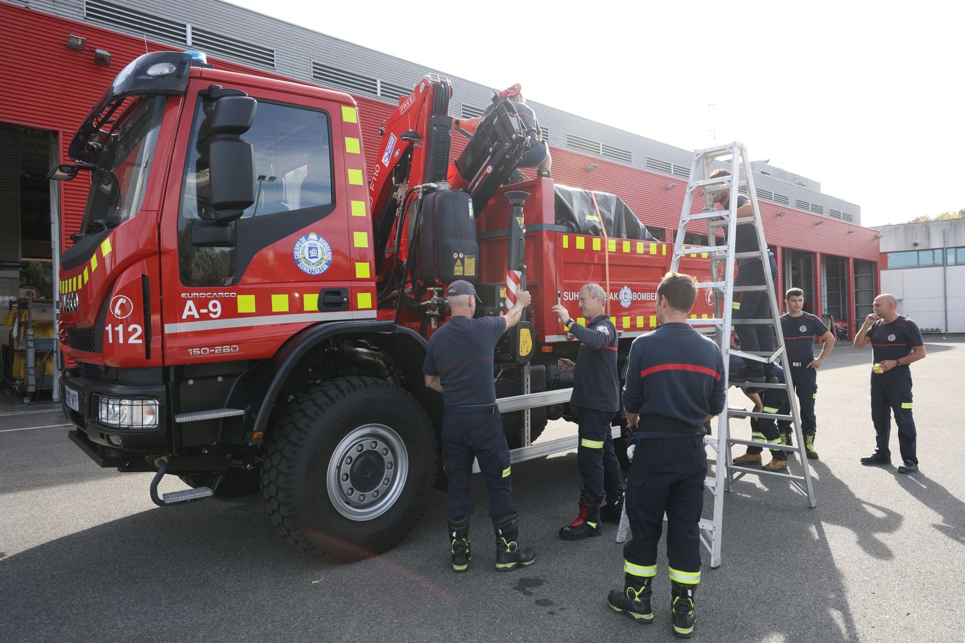 Bomberos de Donostia parten hacia Valencia para ayudar a los afectados por la DANA
