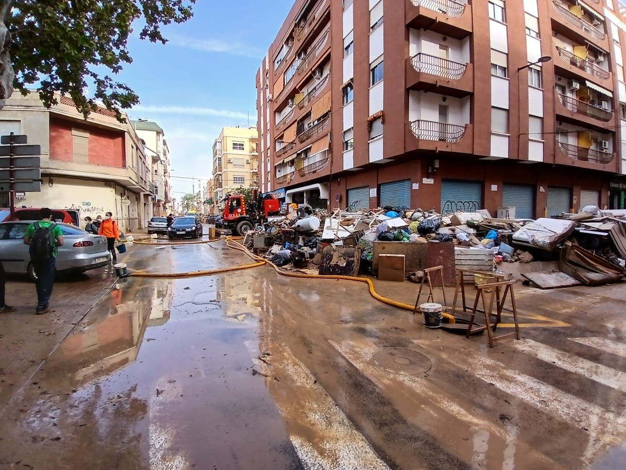 Los bomberos de Donostia en Alfafar, Sedaví y Catarroja, en imágenes