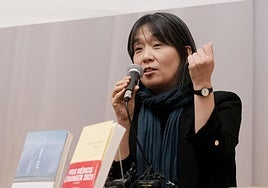 Han Kang idazle egokorearra, literatura nobel sariduna