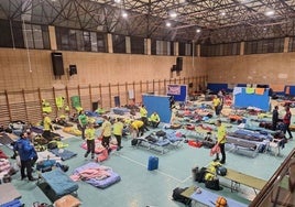 Vista del polideportivo de Picassent donde han pasado la noche los efectivos vascos.