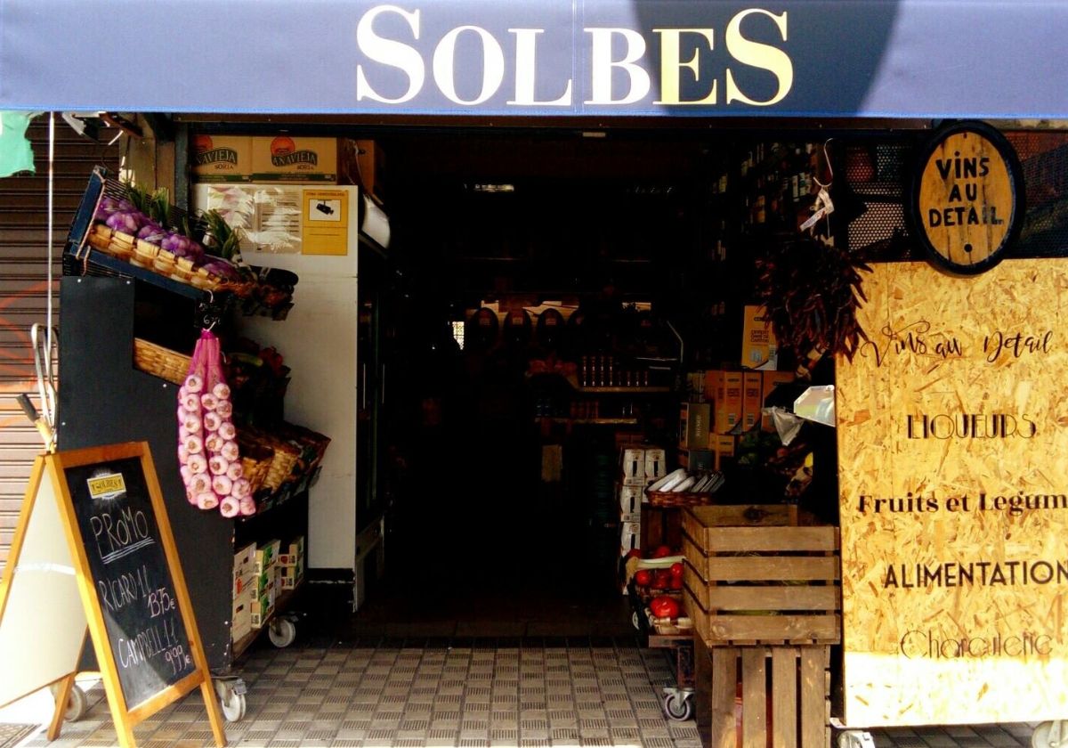 Supermercado Solbes Frontera está ubicado en la Avenida Iparralde de Irun.
