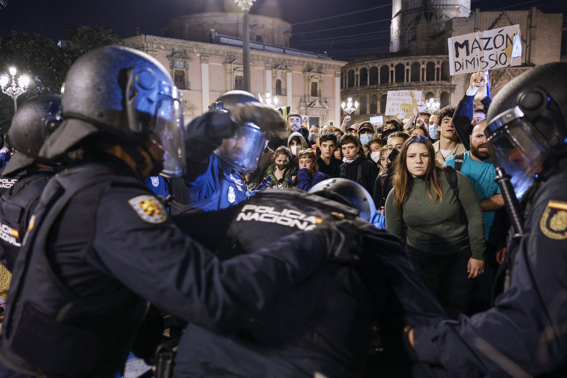 Las imágenes de los disturbios en Valencia tras la manifestación