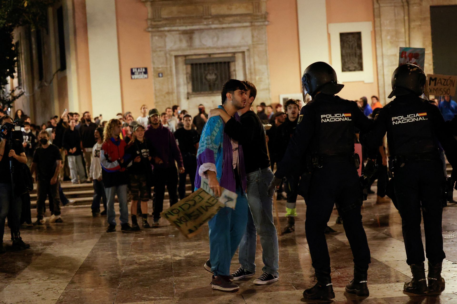 Las imágenes de los disturbios en Valencia tras la manifestación