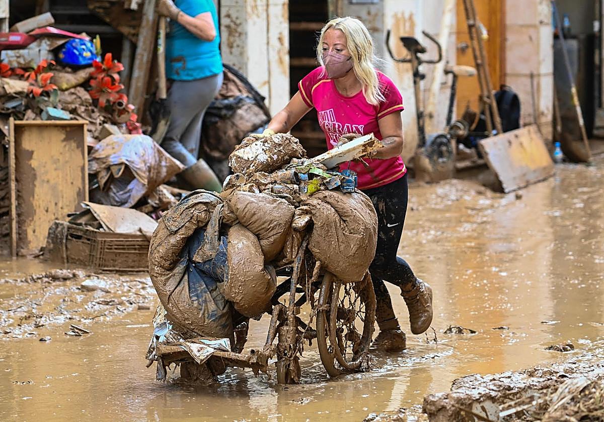 Adversidad, relato y culpabilidad en la DANA