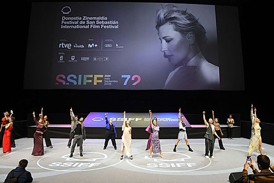 Telesaileko aktoreak belodromoan, Zinemaldian antolatu zen aurrestreinaldian.