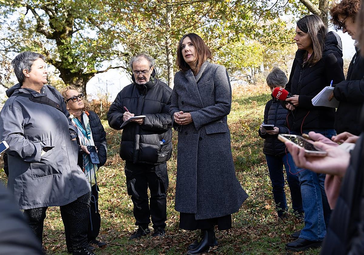 Imagen principal - El libro que nació en la sima Legarrea