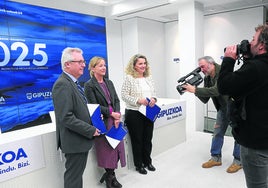 José Ignacio Asensio, Eider Mendoza e Itziar Agirre en la presentación de los Presupuestos de 2025.