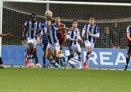 Los jugadores del Sanse, en un lance del partido.