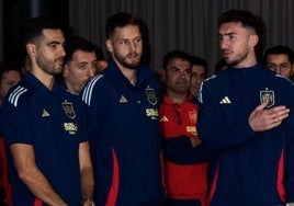 Laporte junto a Mikel Merino, Remiro y Oyarzabal en la concentración de la selección.