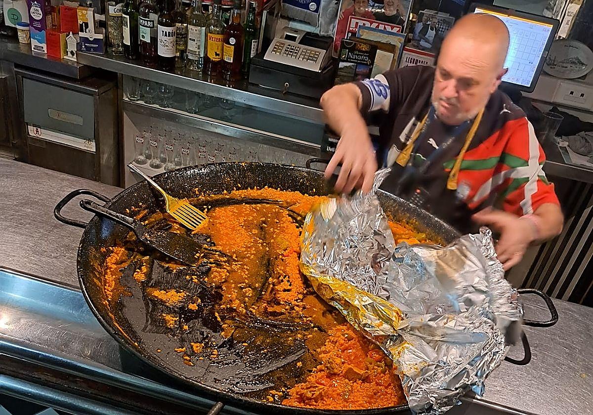 Paella del bar Casa Esteban en Irun que sirven sólo los domingos a 1,30 euros la ración.