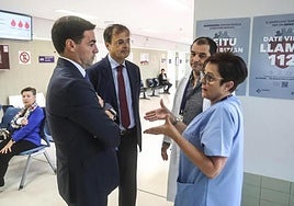 El lehendakari, Imanol Pradales, y el consejero de Salud, Alberto Martínez, han visitado el centro de salud de Ortuella