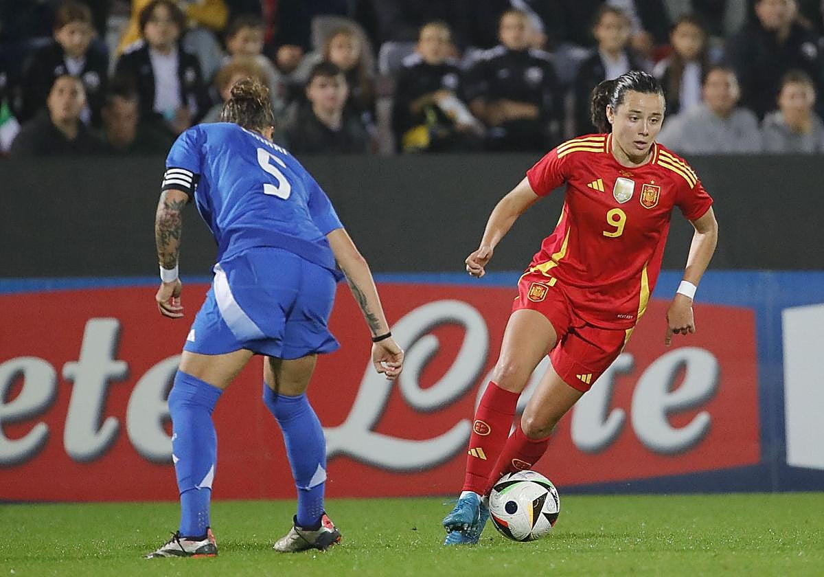 Amaiur Sarriegi, durante un amistoso ante Italia