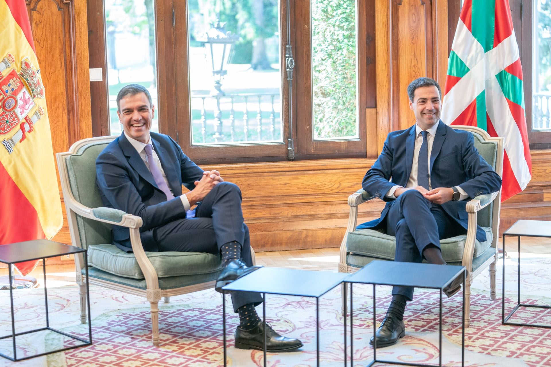Pedro Sánchez e Imanol Pradales, en la cita que ambos mantuvieron en Ajuria Enea el pasado mes de julio.