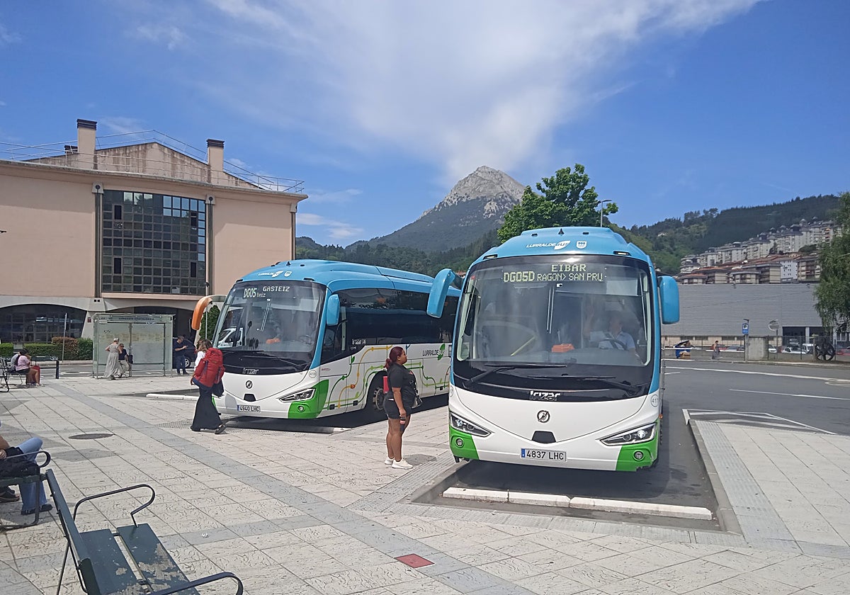 Estación de autobuses todavía provisional de Zalduspe.