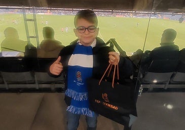 Aitor Arnal, el joven txuri-urdin de Benetússer, invitado por la Real al palco para ver el partido de Copa
