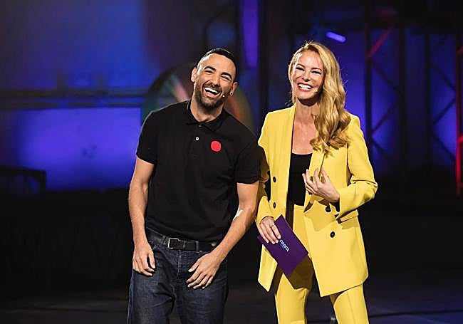 Karrera junto a la presentadora Paula Vázquez en 'Fama, ¡a bailar!'.