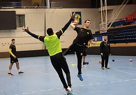 Eneko Furundarena podría volver este martes a la convocatoria.