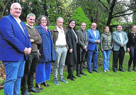 Maria Eugenia Arrizabalaga, junto a Andoni Ortuzar, en su primera reunión del EBB como presidenta del Gipuzko Buru Batzar.