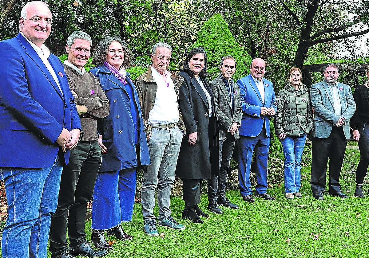 Maria Eugenia Arrizabalaga, junto a Andoni Ortuzar, en su primera reunión del EBB como presidenta del Gipuzko Buru Batzar.