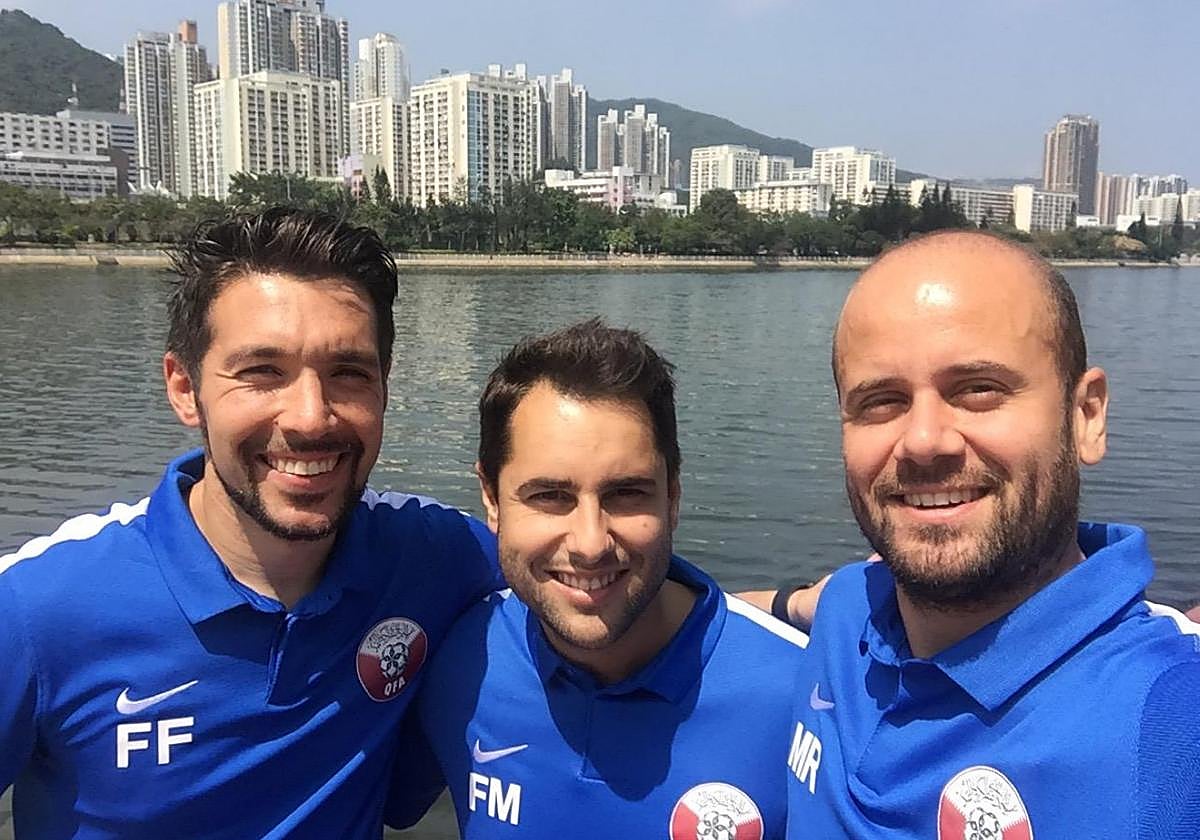 Farioli, Sánchez y Ramírez, en sus etapas como técnicos en Qatar en 2016.