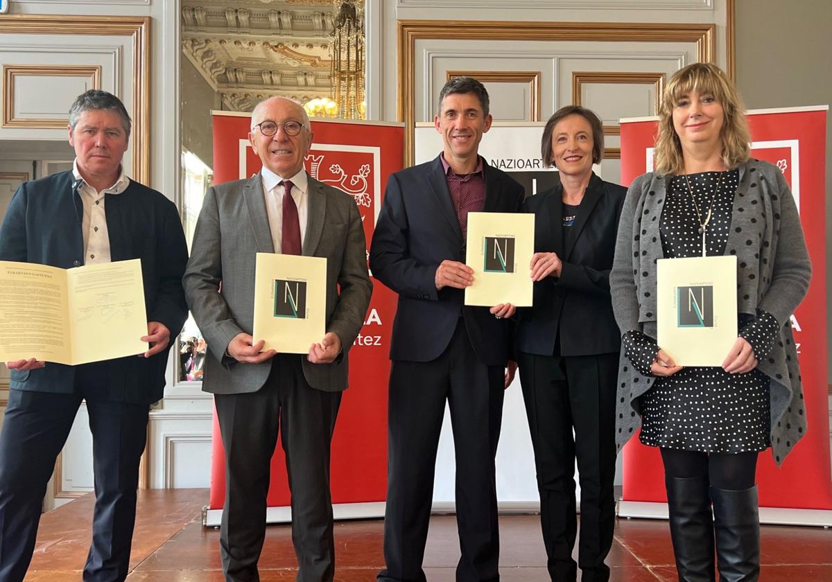 Aitor Aldasoro, Jean René Etchegaray, Claude Mehats, Ana Urkiza, Ana Ollo.