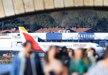 El aeropuerto de Hondarribia roza el medio millón de pasajeros y alcanza ya las cifras previstas para 2030