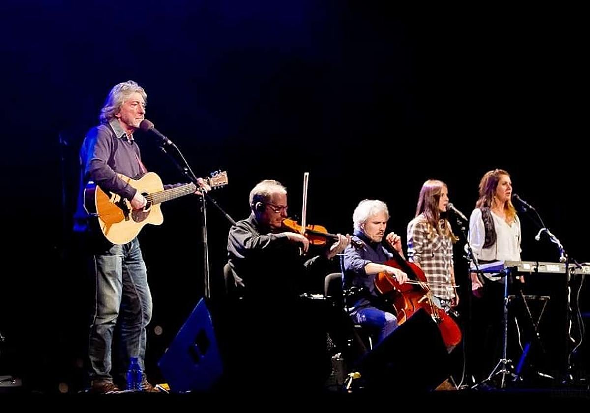 'Udazken Koloretan', 'Nere herriko neskatxa maite'... ¿Con qué canción de Benito Lertxundi te quedas?