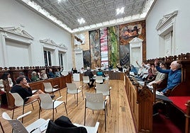 Instante de la votación del Presupuesto Municipal en la sesión plenaria.