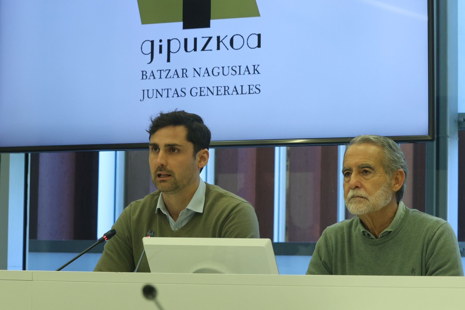 Mikel Lezama y Jorge Mota, este jueves en la rueda de prensa.