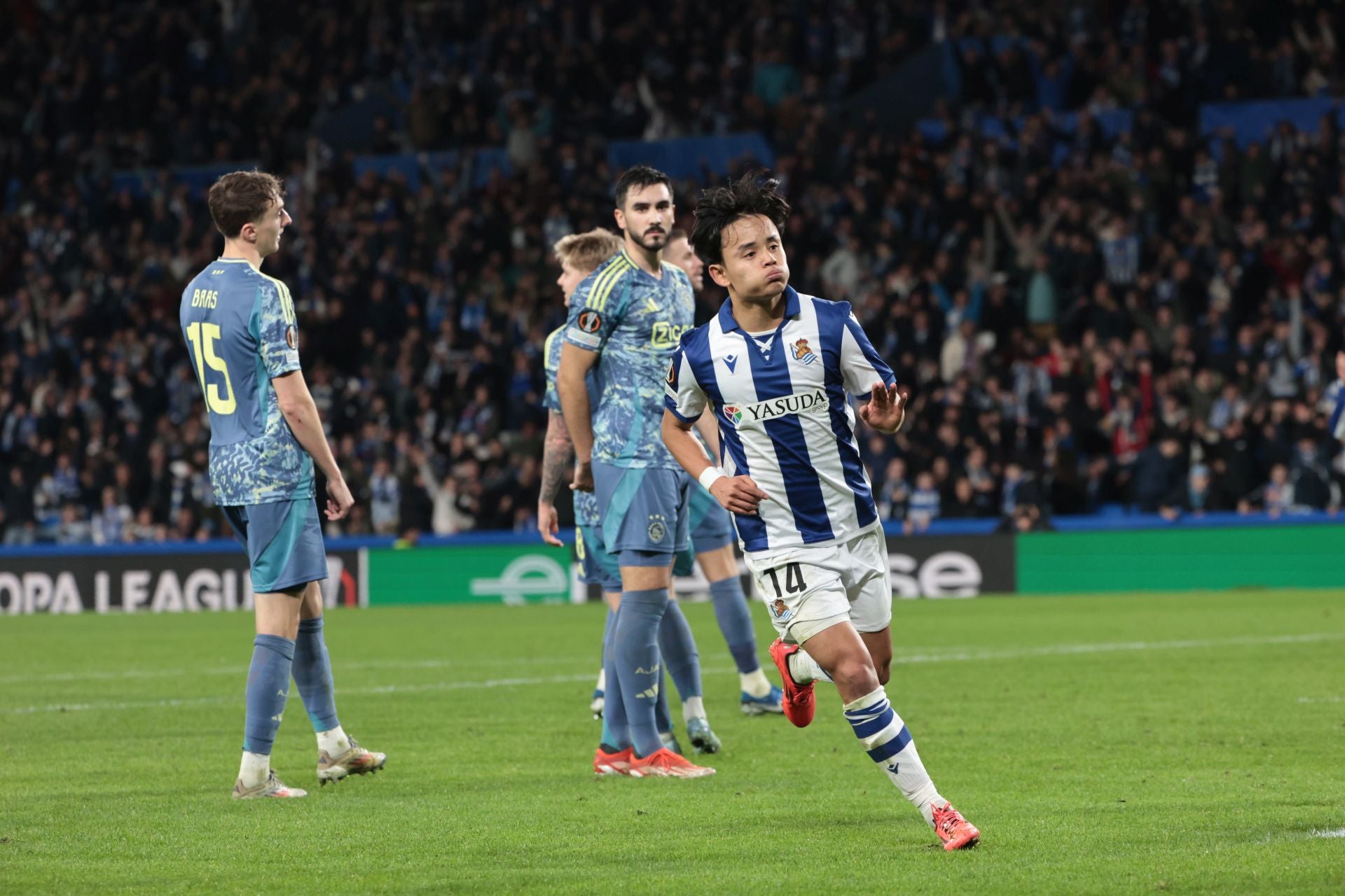 Kubo celebra el segundo gol de la Real.