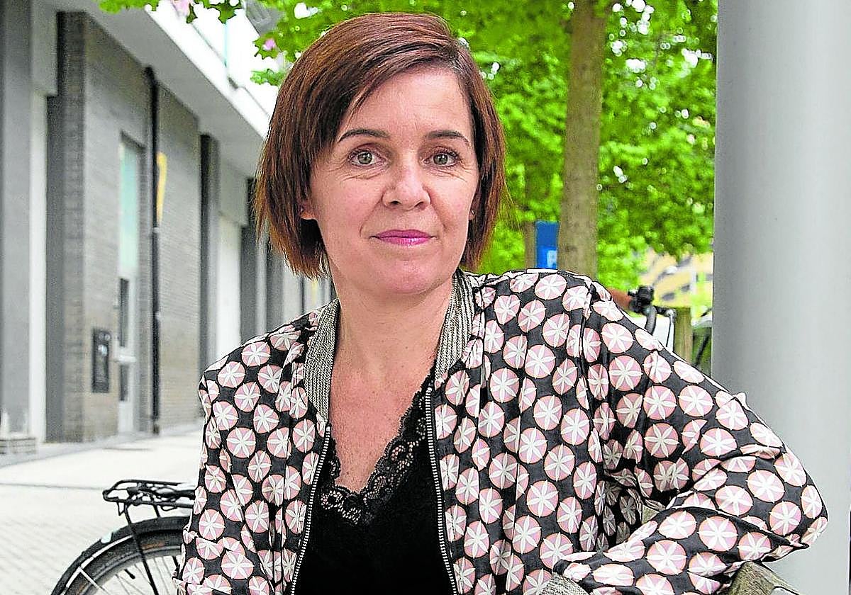 a psicóloga Nekane Azuabarrena ofreció una charla para favorecer la comunicación con adolescentes de cara a prevenir los problemas de salud mental.