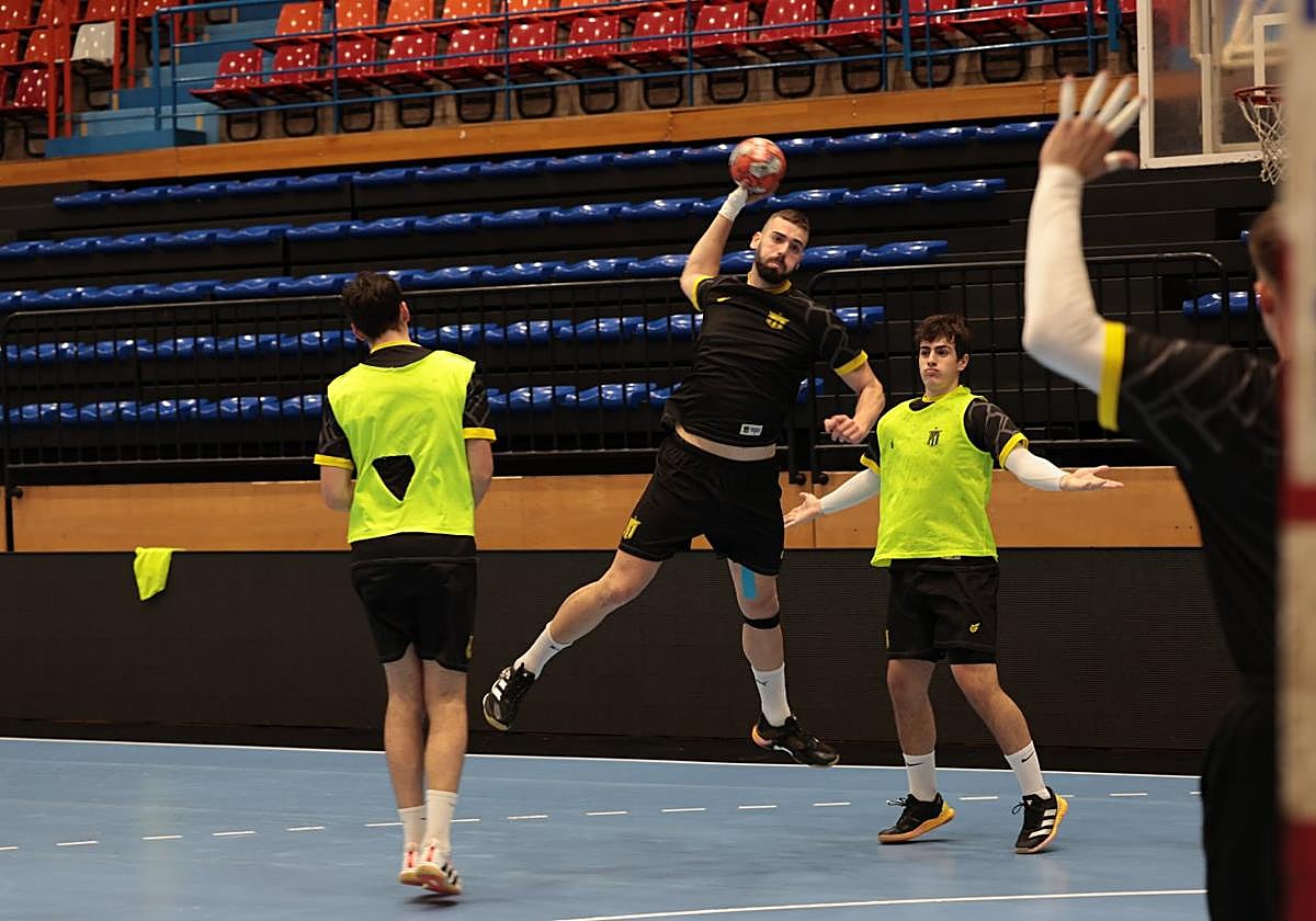 Theodoros Boskos sufre una lesión en el tobillo izquierdo.