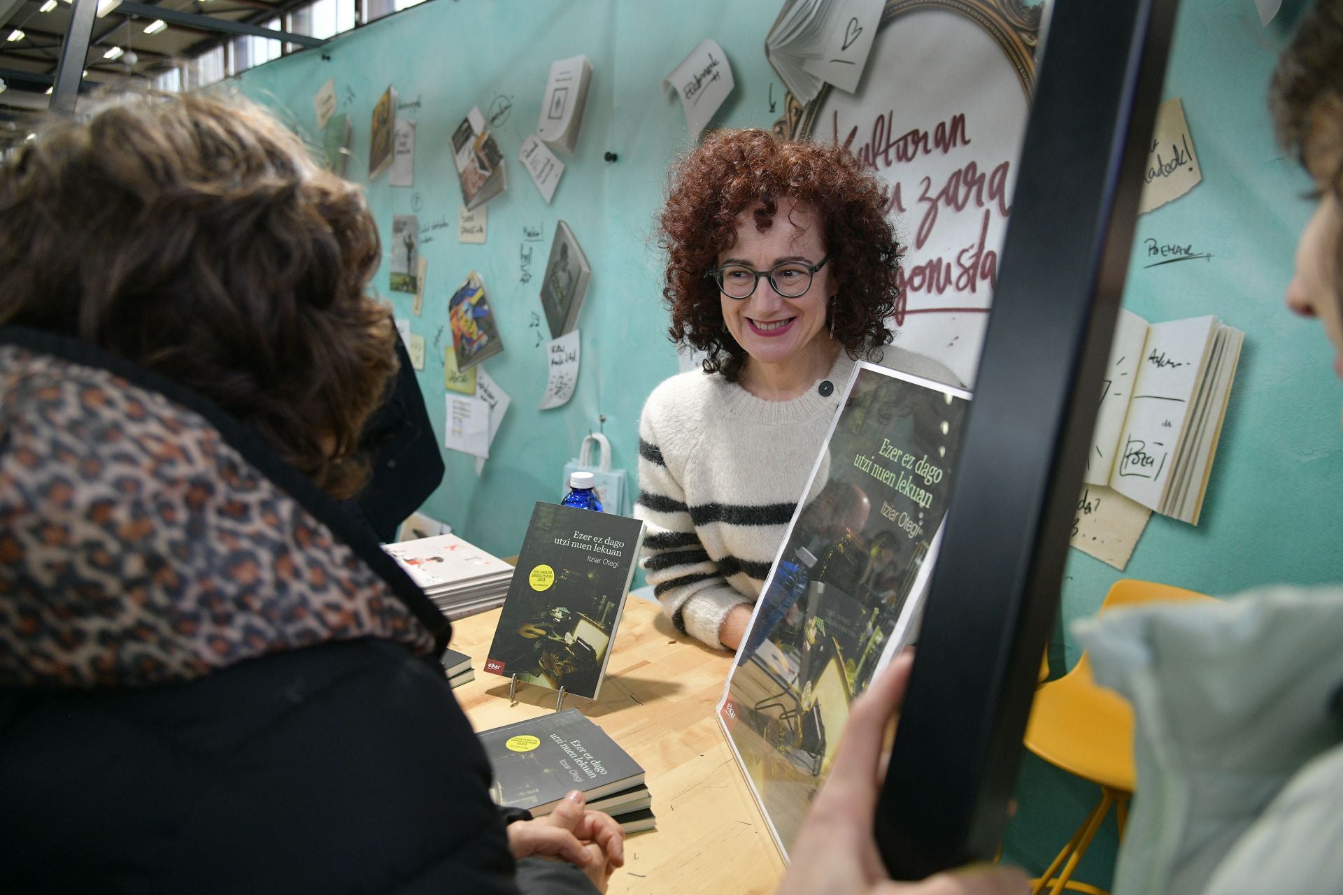 Jende ugari Durangoko Azokan, eguraldi txarra gorabehera