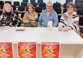 Ana Belén Juaristi, MarijeAgirretxe, Juanan Urdangarin y Reyes Zelaia, en la presentación del concierto.