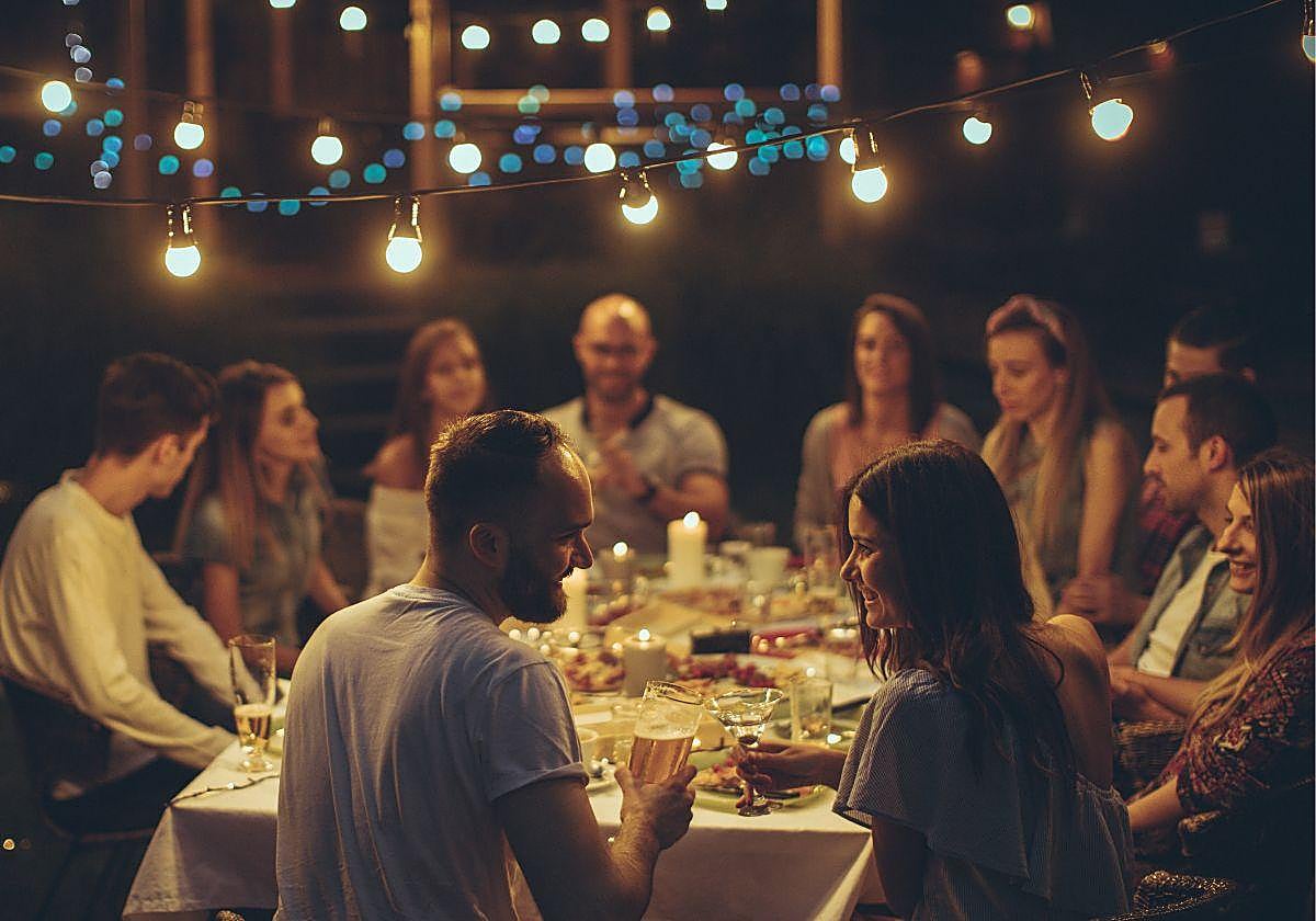 Cómo sobrevivir a la cena de empresa, los siete consejos que arrasan en un hilo viral