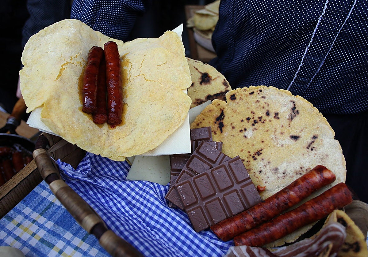 Aunque la chistorra es el relleno rey, el talo se puede acompañar de otros productos.