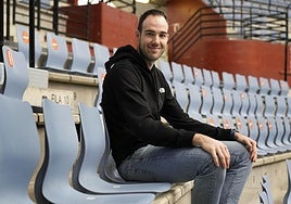 Beñat Azaldegi, Bertsozale Elkarteko sustapen arduraduna, astearte honetan Illunbeko harmailetan.