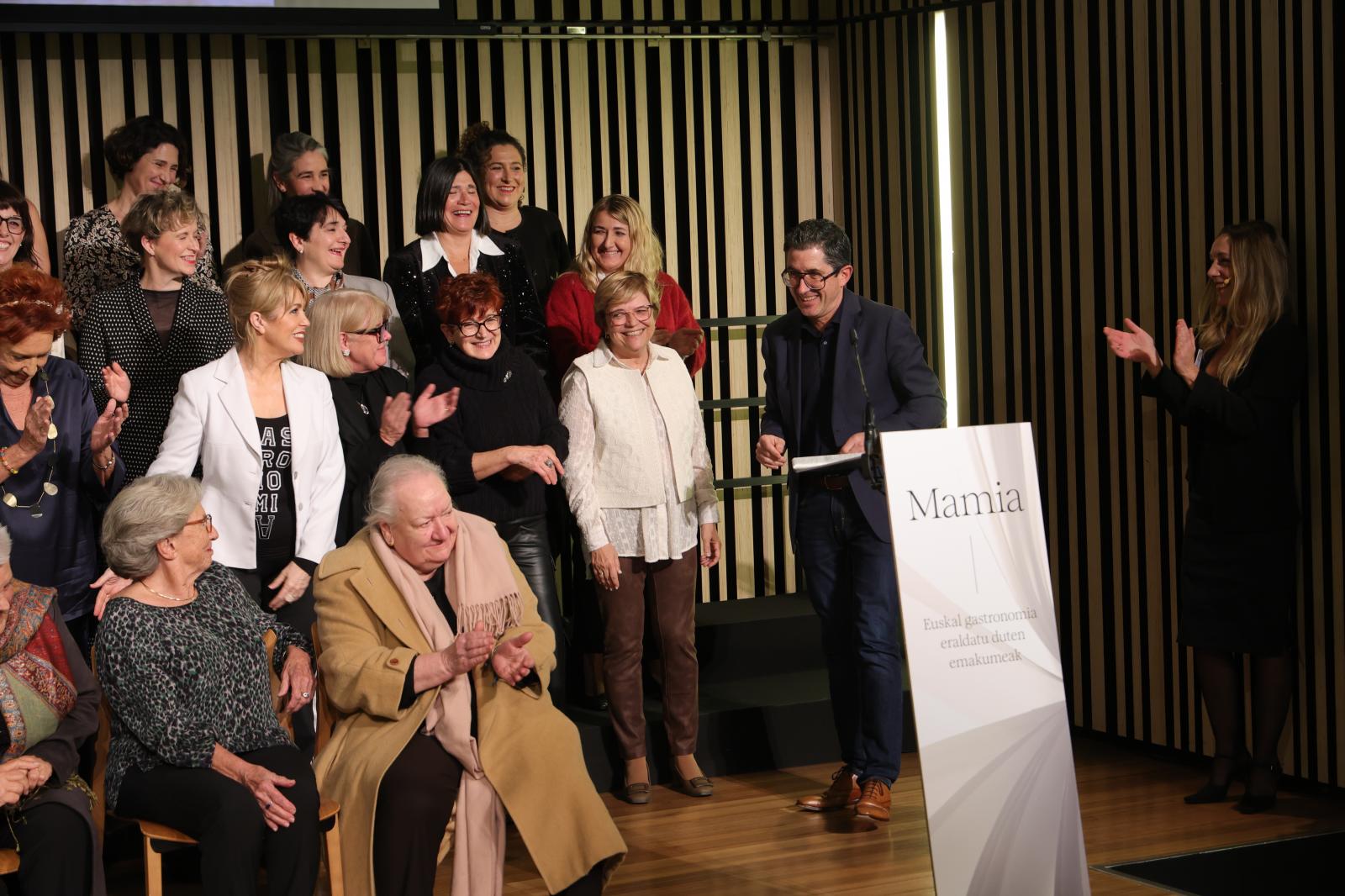 Presentación del libro &#039;Mamia (Esencia)&#039;
